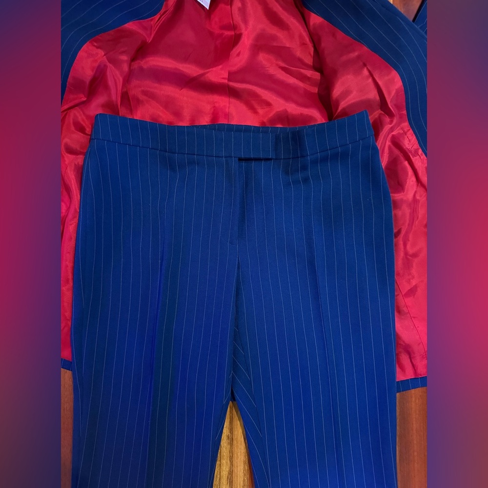 NWT Anne Klein Navy Pinstripe Suit, 6/8 - Picture 11 of 16